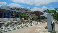 Danni causati dal sisma all'aeroporto di Palu in Indonesia