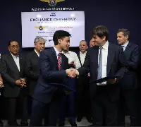 On May 20, 2025. "LIMA" in Malaysia. From left: Syed Muhammad Azni Syed Azman, executive director of Weststar Aviation Services, and Stefano Villanti, SVP Sales, Marketing and Contracts of Leonardo Helicopters