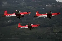 PC-7s of the Swiss Air Force during a flight, archive image (photo by Gian Carlo Vecchi)