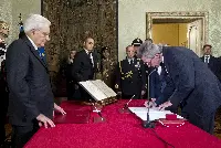 Palazzo del Quirinale 10/01/2020. Il presidente Sergio Mattarella nel corso della cerimonia di giuramento del ministro dell’Università e della ricerca, Gaetano Manfredi