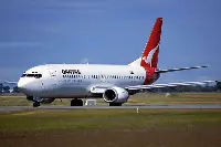 Boeing 737-400 della compagnia Qantas (foto archivio)