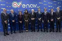 Ciampino, 11/11/2025 (II mandato) Il presidente Sergio Mattarella con una rappresentanza ed i vertici Enav (Società nazionale assistenza volo)