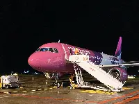 Aereo A-320 Wizzair atterrato a mezzanotte e mezza circa del 5 giugno 2020 all’aeroporto di Bologna, primo volo internazionale in arrivo dopo lockdown