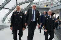Da sinistra: il capo di Stato Maggiore della Difesa, ammiraglio Giuseppe Cavo Dragone, il ministro della Difesa Guido Crosetto ed il capo di Stato Maggiore dell’Aeronautica, generale di Squadra Aerea Luca Goretti