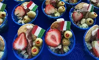 Aeroporto internazionale di Denver: festeggiamenti per il primo volo della nuova tratta Denver-Roma operata dal 1° maggio 2025 da United Airlines: a bordo del B-787/9 Dearmliner stuzzichini col Tricolore