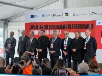 Enac, Venezia 11 dicembre 2023: cerimonia all’avvio dei lavori per il collegamento ferroviario con l’aeroporto di Venezia; presenti Di Palma (Enac), Salvini (Mit), Zaia (Regione), Brugnaro (sindaco), Marchi (Save) e Ferraris (ad Fs)