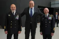 Da sinistra: il capo di Stato Maggiore della Difesa, ammiraglio Giuseppe Cavo Dragone, il ministro della Difesa Guido Crosetto ed il capo di Stato Maggiore dell’Aeronautica, generale di Squadra Aerea Luca Goretti