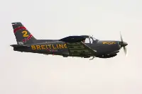 L'aereo n 2 della Breitling Devils precipitato ieri nel vicentino con a bordo Stefano Rosa, durante l'esibizione a Thiene il 12-10 2008 (foto d'archivio, Gian Carlo Vecchi)