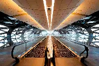 Abu Dhabi International Airport diventa Zayed International Airport, in onore del padre fondatore degli Emirati Arabi Uniti, lo Sceicco Zayed bin Sultan Al Nahyan: Terminal A