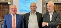 Salerno, 16 marzo 2026. Conferenza-stampa congiunta di Aeroitalia e Gesac alla Camera di commercio di Salerno. Da sinistra: Andrea Prete, presidente Unioncamere e Camera di commercio di Salerno, Gaetano Intrieri, ad vettore aereo e Roberto Barbieri, ad Gesac