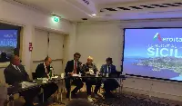 Catania, 14 settembre 2023, presentazione nuove rotte Aeroitalia. Da sinistra: Ugo Calvosa (executive vp operation vettore aereo), Renato Schifani (presidente Regione), Nico Torrisi ad Sac, Giovanna Candura presidente Sac, Andrea Nastasi marketing coordinator compagnia