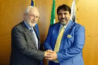 Il premio Nobel per la fisica, Bruce McDonald ed il presidente della Regione Sardegna, Christian Solinas, durante l’incontro avvenuto il 21 giugno 2019