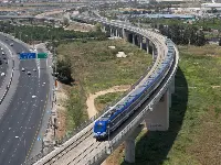 Treno su un ponte in Israele