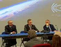 Da sinistra: Pirrelli (dg Cira), Battiston (presidente Asi) ed Annunziato (presidente Cira)