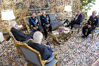 Palazzo del Quirinale, 12/05/2025 (II mandato) Il presidente Sergio Mattarella nel corso dell'incontro con il generale Squadra aerea Luca Goretti ed il parigrado Antonio Conserva, capo di SM uscente e subentrante