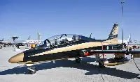 Velivolo Aermacchi MB-339 della pattuglia acrobatica (al Fursan) degli Emirati Arabi Uniti in mostra al Dubai Airshow 2023