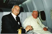Il comandante Antonio Mele insieme al Pontefice Giovanni Paolo II